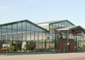 Greenhouse-based centres