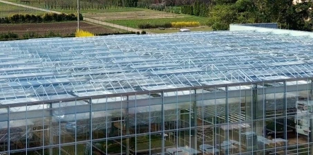 Společnost Agro-Sur postavila nejmodernější výukový skleník v České republice